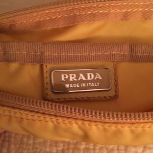 Prada hand bag like new